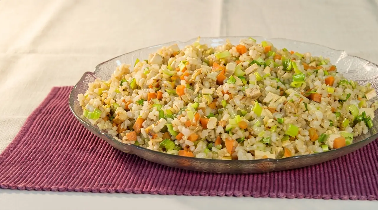 Arroz Salteado con Verduras y Tofu